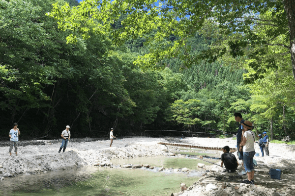 三依渓流つり場